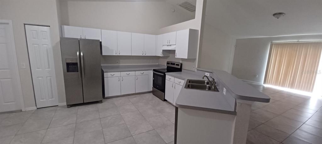 En Renta: $1,600 (3 camas, 2 baños, 1645 Pies cuadrados)