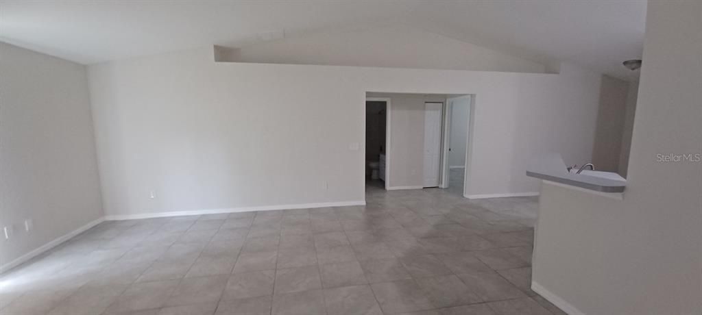 En Renta: $1,600 (3 camas, 2 baños, 1645 Pies cuadrados)