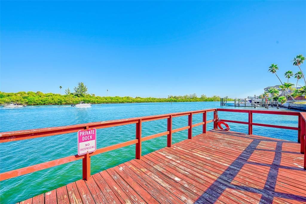 Под контрактом: $275,000 (1 спален, 1 ванн, 450 Квадратных фут)