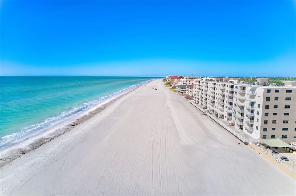 Под контрактом: $275,000 (1 спален, 1 ванн, 450 Квадратных фут)