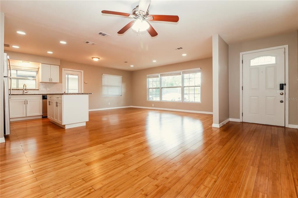 En Renta: $2,300 (3 camas, 2 baños, 1228 Pies cuadrados)