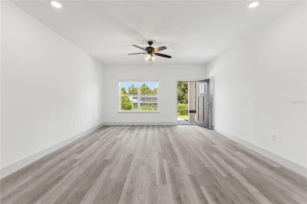 Active With Contract: $294,900 (4 beds, 2 baths, 1679 Square Feet)