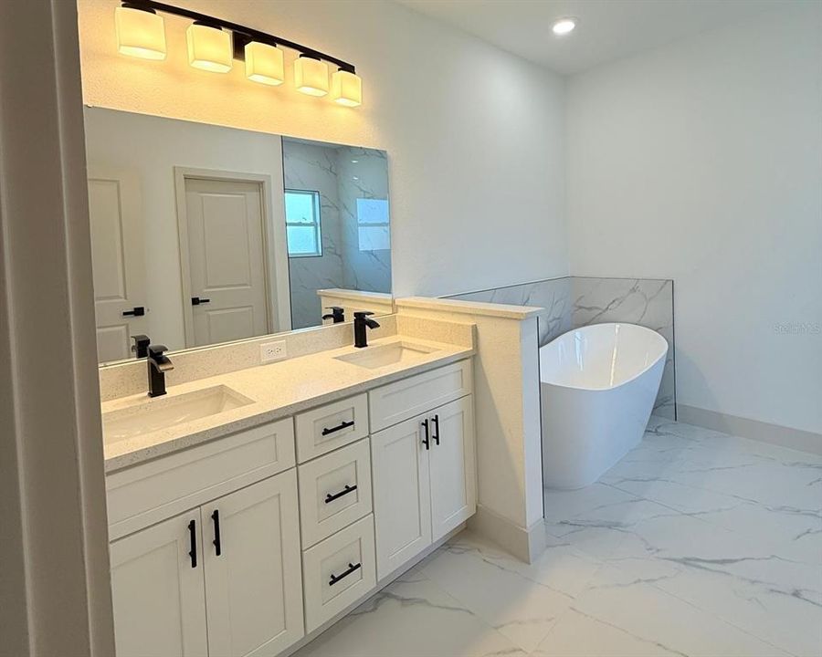 Active With Contract: $294,900 (4 beds, 2 baths, 1679 Square Feet)