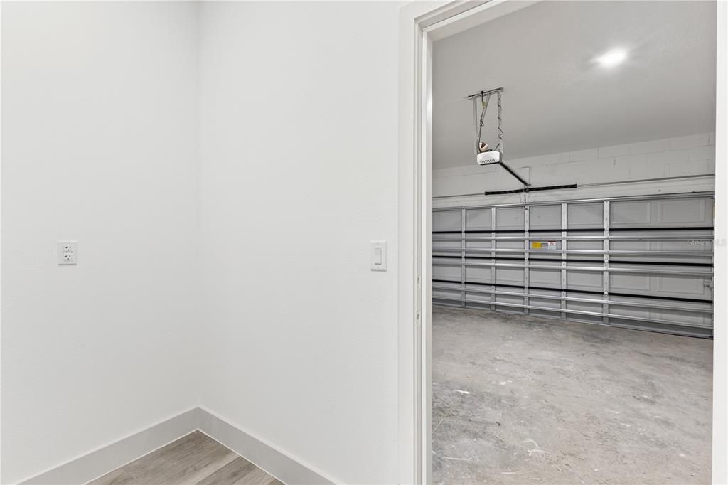 Active With Contract: $294,900 (4 beds, 2 baths, 1679 Square Feet)