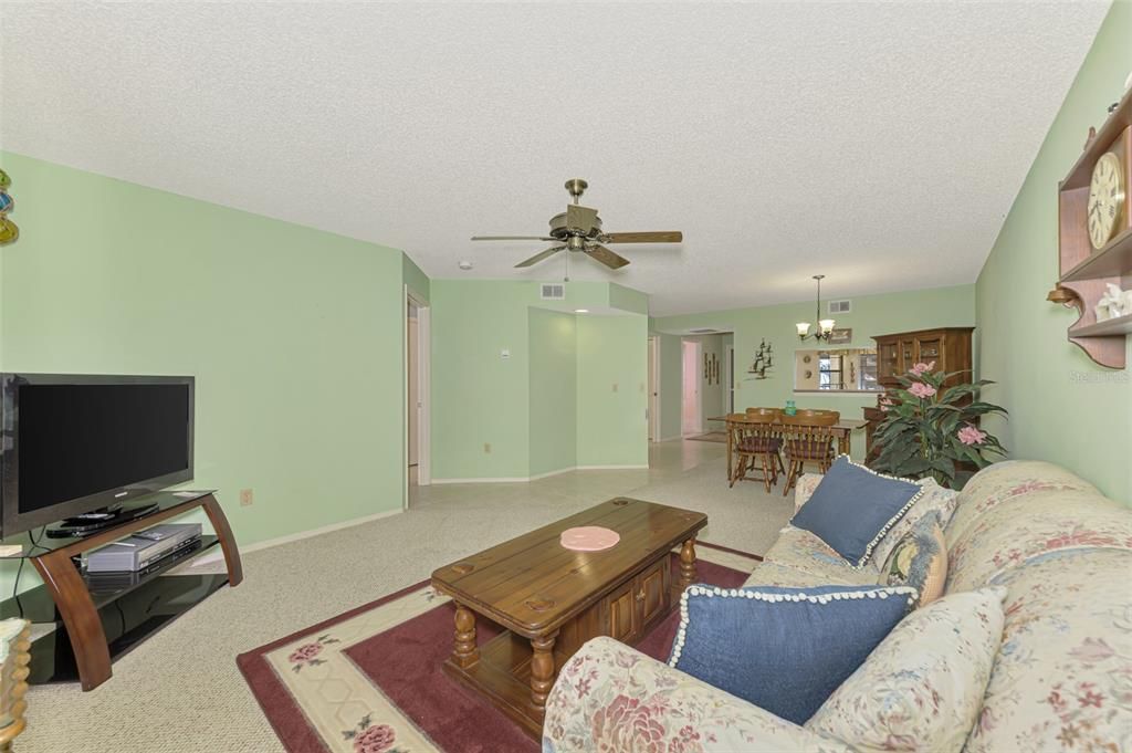 Activo con contrato: $184,000 (2 camas, 2 baños, 1112 Pies cuadrados)