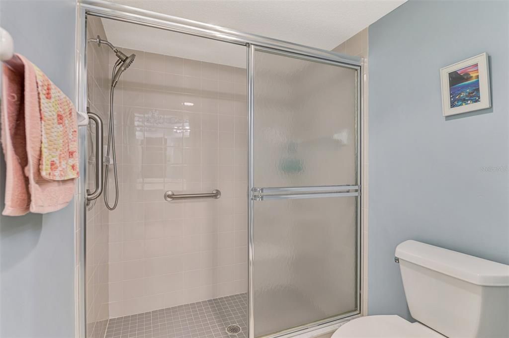 Activo con contrato: $184,000 (2 camas, 2 baños, 1112 Pies cuadrados)