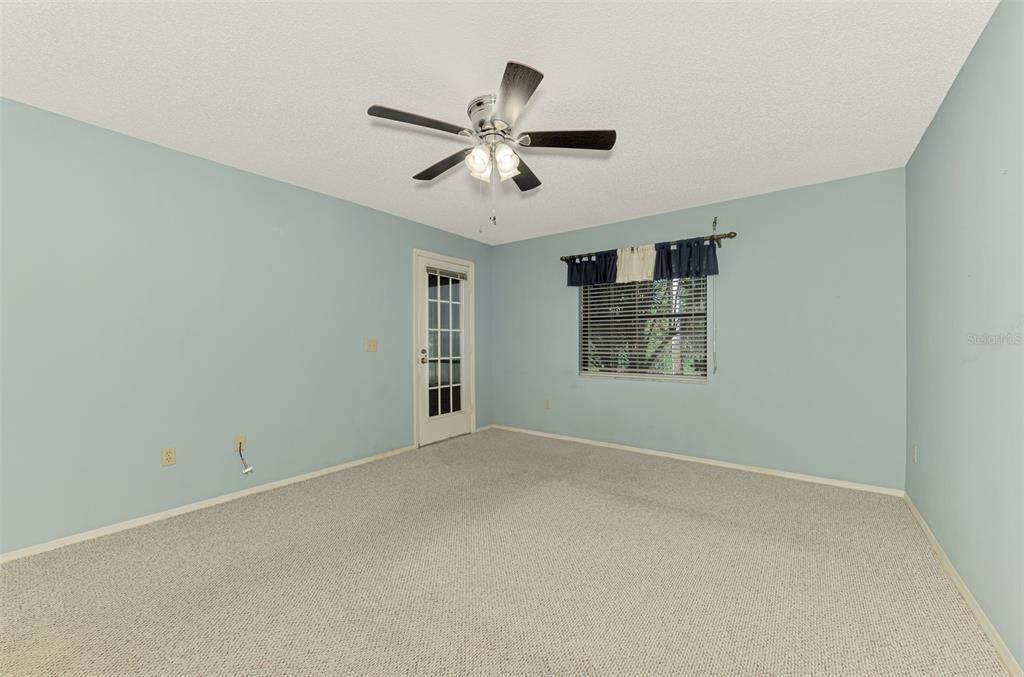 Activo con contrato: $184,000 (2 camas, 2 baños, 1112 Pies cuadrados)