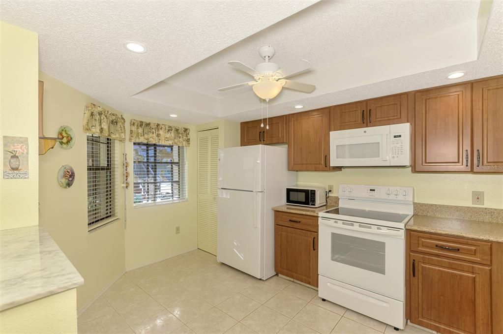 Activo con contrato: $184,000 (2 camas, 2 baños, 1112 Pies cuadrados)