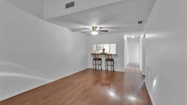 Activo con contrato: $178,000 (2 camas, 2 baños, 1116 Pies cuadrados)