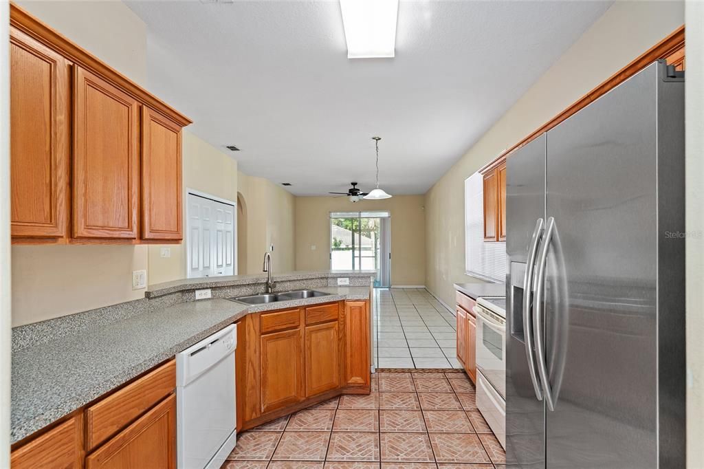 待售: $299,900 (3 贝兹, 2 浴室, 1419 平方英尺)