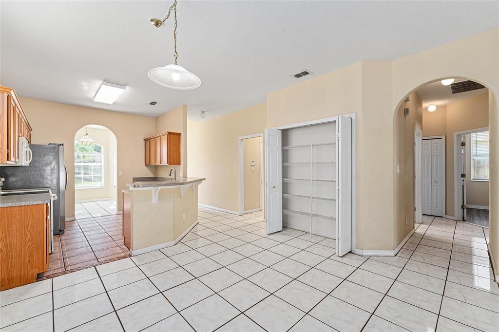 待售: $299,900 (3 贝兹, 2 浴室, 1419 平方英尺)