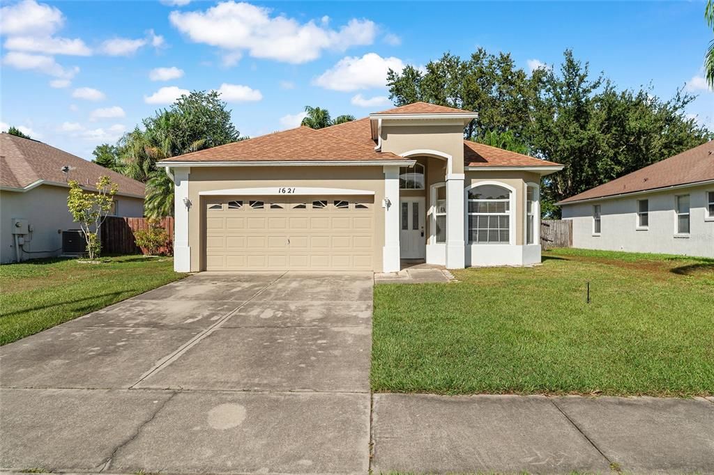 待售: $299,900 (3 贝兹, 2 浴室, 1419 平方英尺)