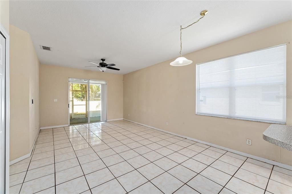 待售: $299,900 (3 贝兹, 2 浴室, 1419 平方英尺)