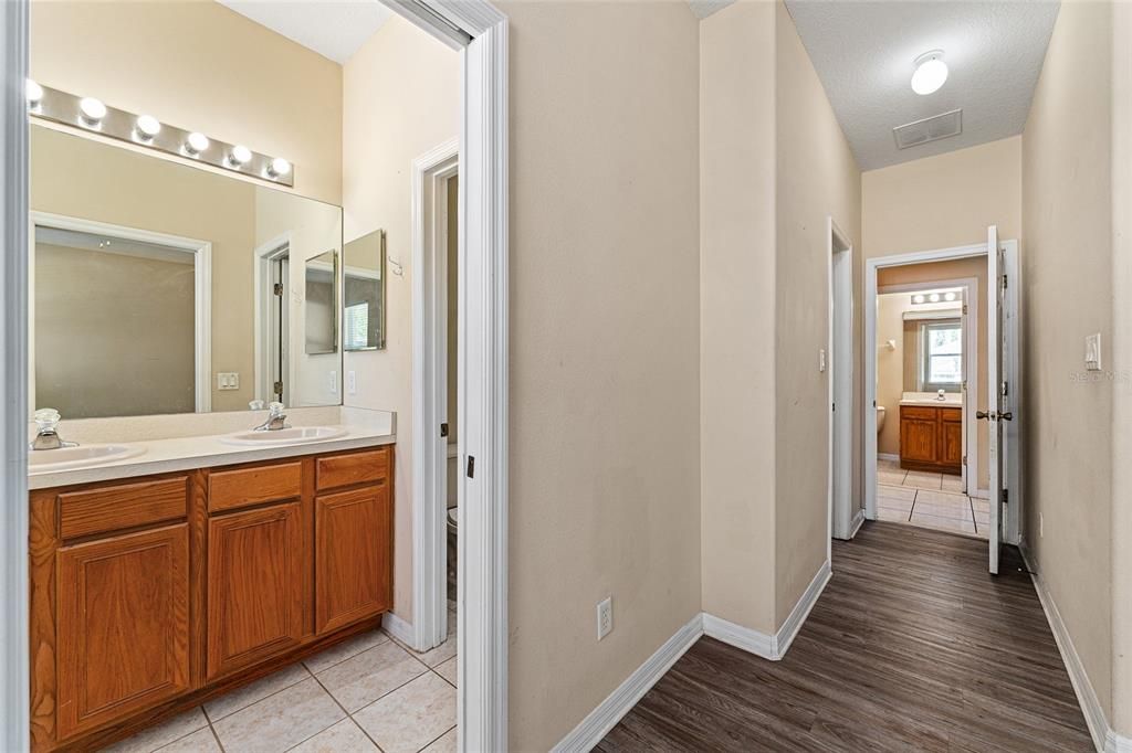 待售: $299,900 (3 贝兹, 2 浴室, 1419 平方英尺)