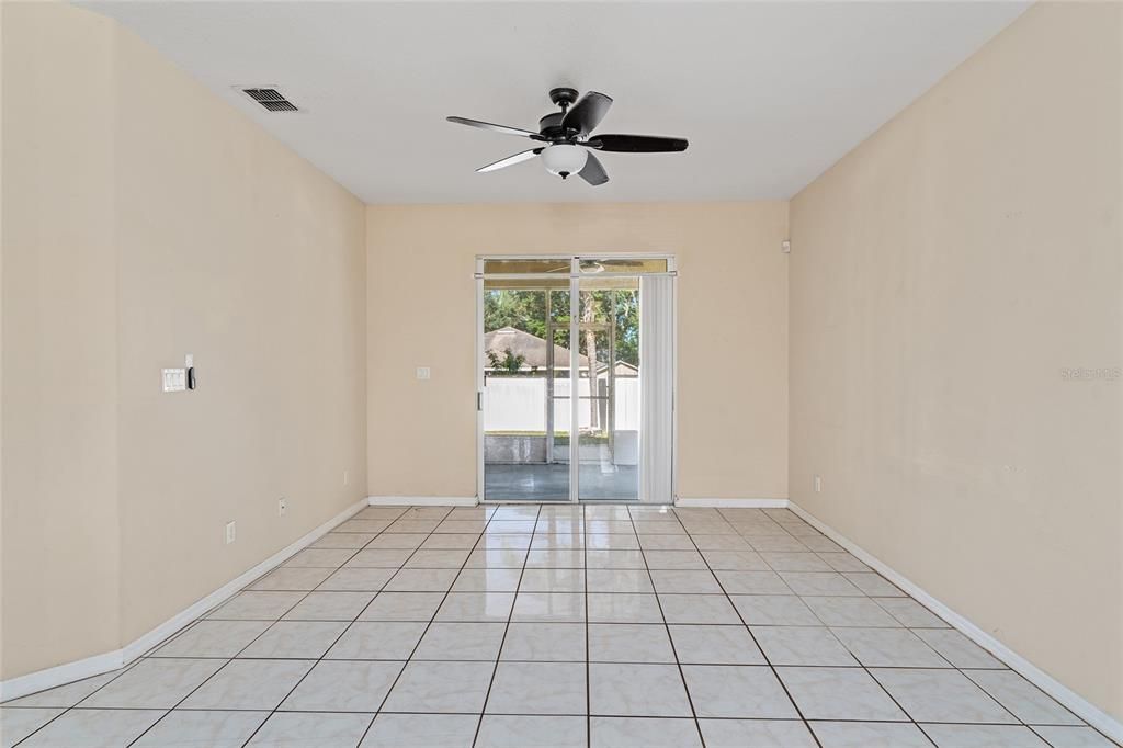 待售: $299,900 (3 贝兹, 2 浴室, 1419 平方英尺)