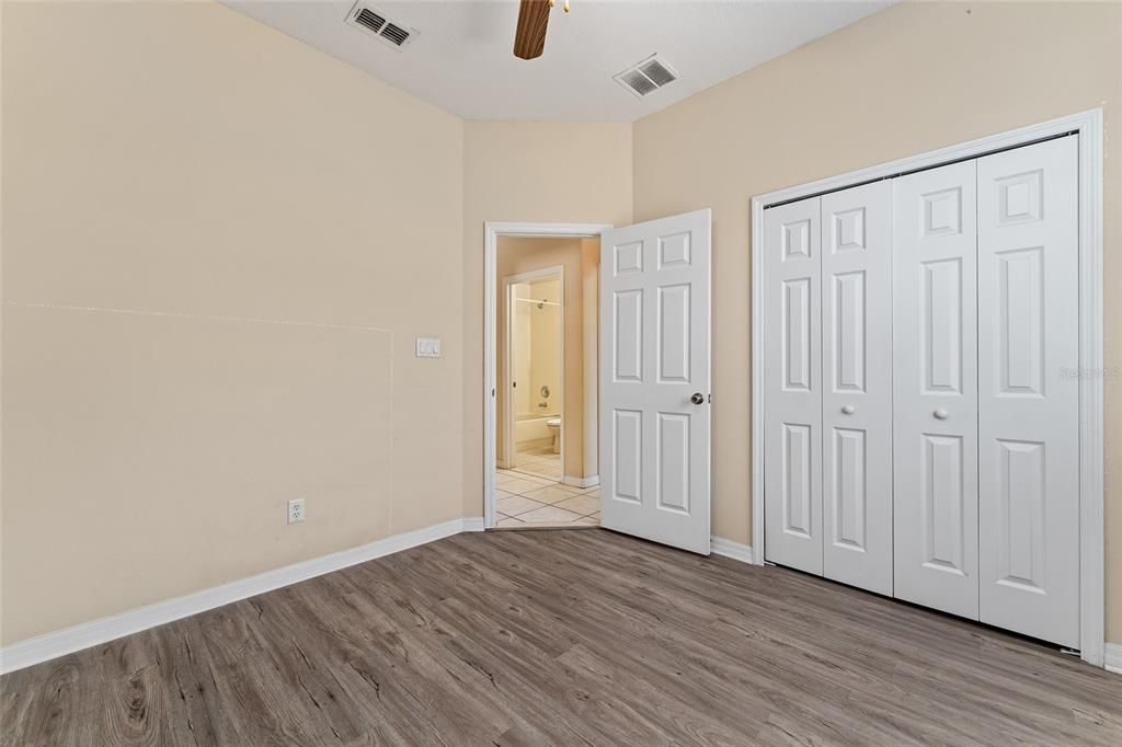 待售: $299,900 (3 贝兹, 2 浴室, 1419 平方英尺)