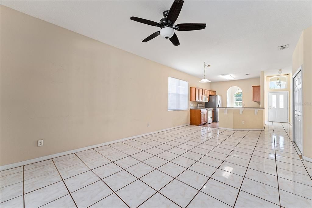 待售: $299,900 (3 贝兹, 2 浴室, 1419 平方英尺)