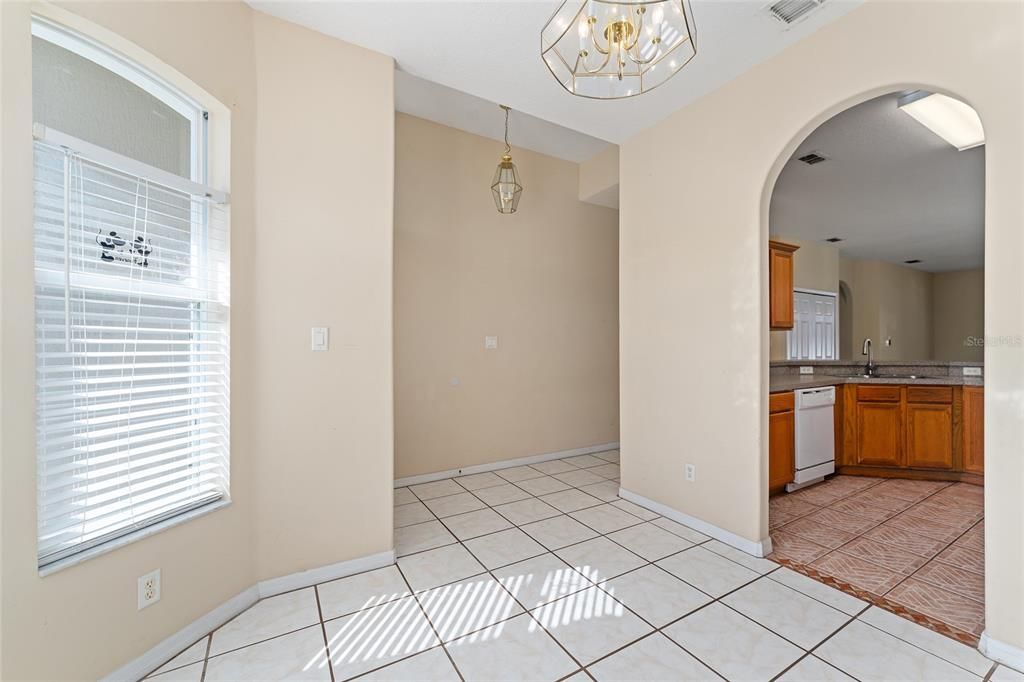 待售: $299,900 (3 贝兹, 2 浴室, 1419 平方英尺)