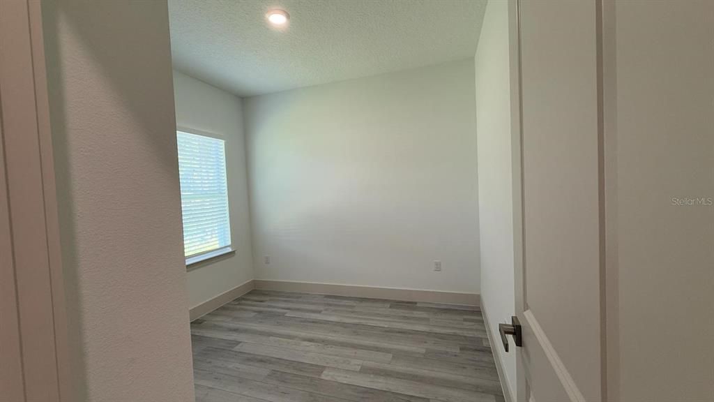 For Sale: $284,900 (4 beds, 2 baths, 1551 Square Feet)