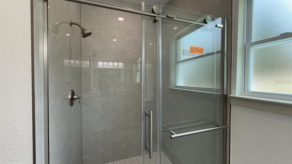 For Sale: $284,900 (4 beds, 2 baths, 1551 Square Feet)