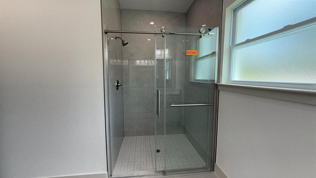 For Sale: $284,900 (4 beds, 2 baths, 1551 Square Feet)