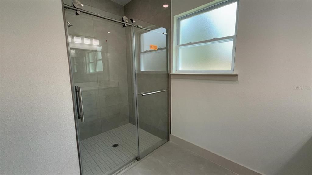 For Sale: $284,900 (4 beds, 2 baths, 1551 Square Feet)