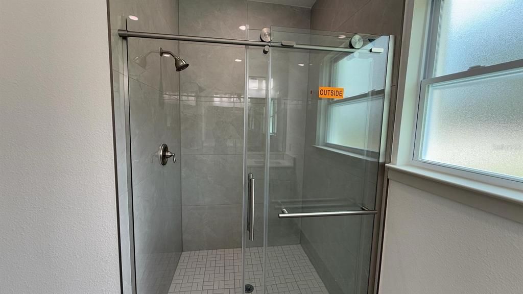 For Sale: $284,900 (4 beds, 2 baths, 1551 Square Feet)