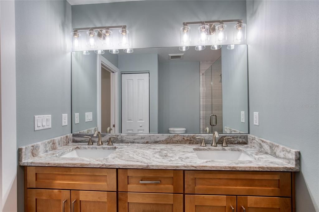 For Sale: $329,900 (3 beds, 2 baths, 1320 Square Feet)