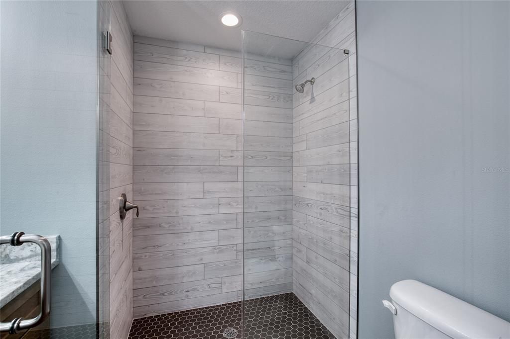 For Sale: $329,900 (3 beds, 2 baths, 1320 Square Feet)