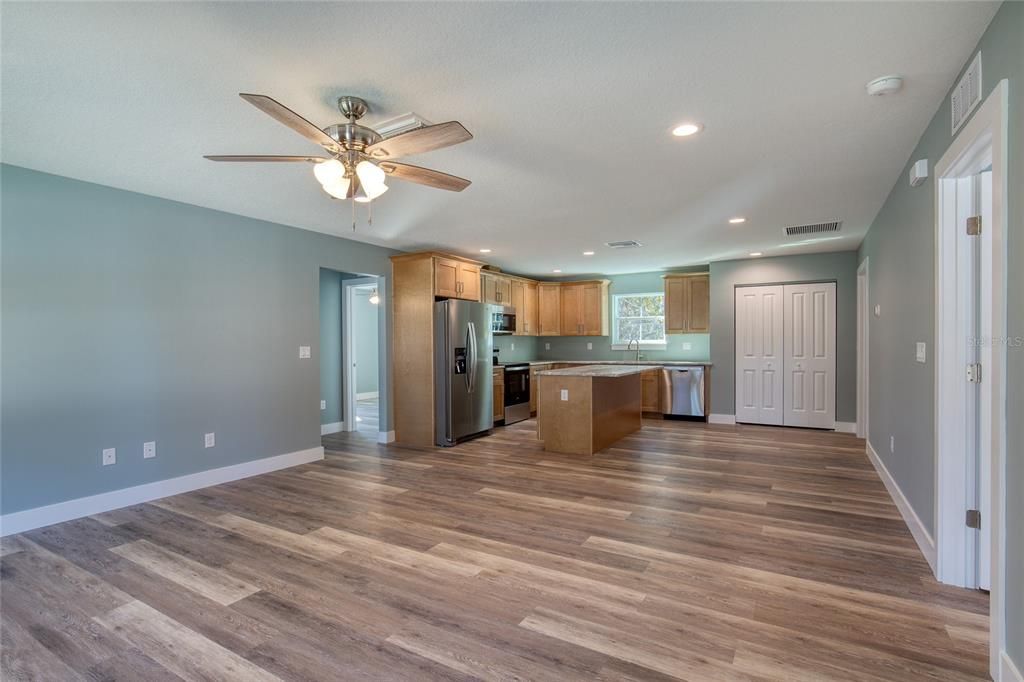 For Sale: $329,900 (3 beds, 2 baths, 1320 Square Feet)