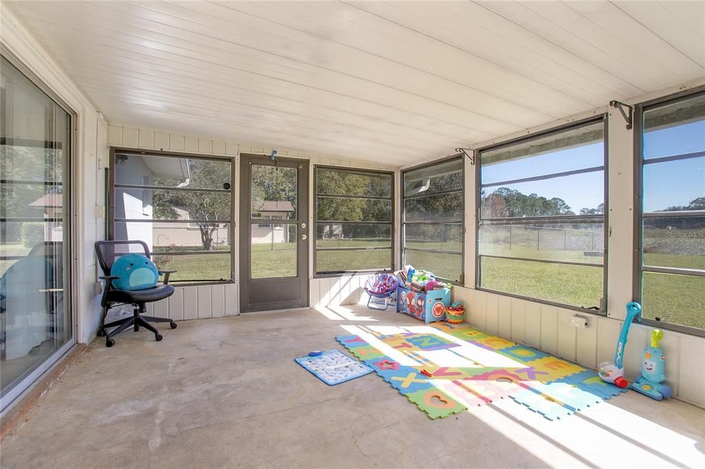 En Venta: $280,000 (2 camas, 2 baños, 1036 Pies cuadrados)