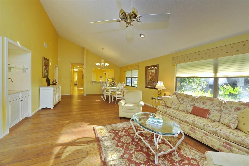 В аренду: $2,650 (3 спален, 2 ванн, 2168 Квадратных фут)