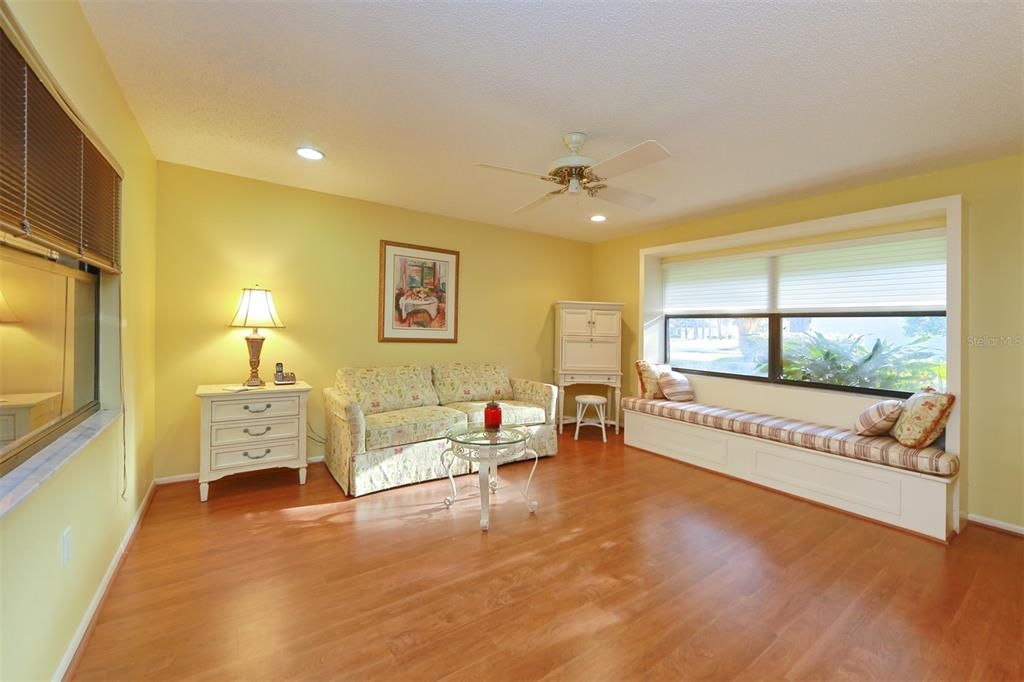 В аренду: $2,650 (3 спален, 2 ванн, 2168 Квадратных фут)