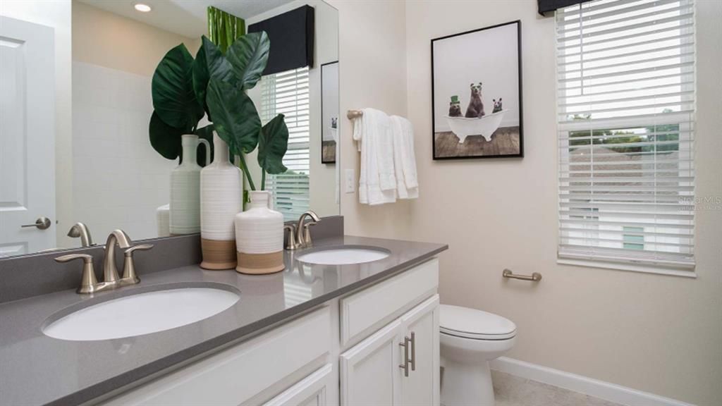 Под контрактом: $593,990 (5 спален, 3 ванн, 2571 Квадратных фут)