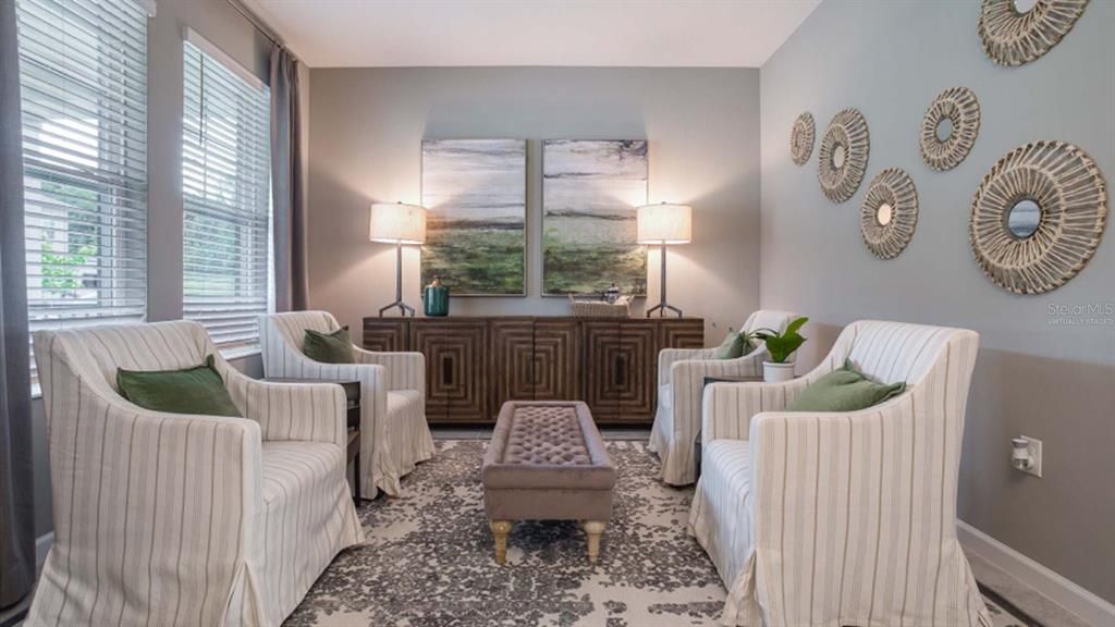 Под контрактом: $593,990 (5 спален, 3 ванн, 2571 Квадратных фут)