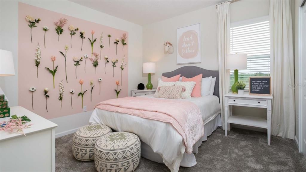 Под контрактом: $593,990 (5 спален, 3 ванн, 2571 Квадратных фут)