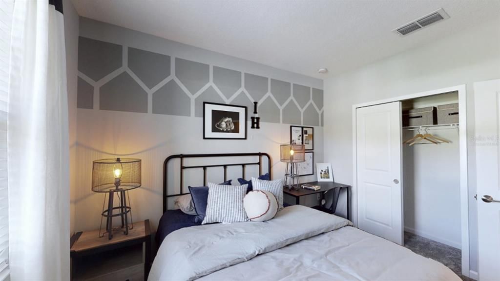 Под контрактом: $593,990 (5 спален, 3 ванн, 2571 Квадратных фут)