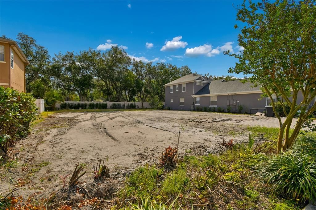 Activo con contrato: $218,500 (0.20 acres)