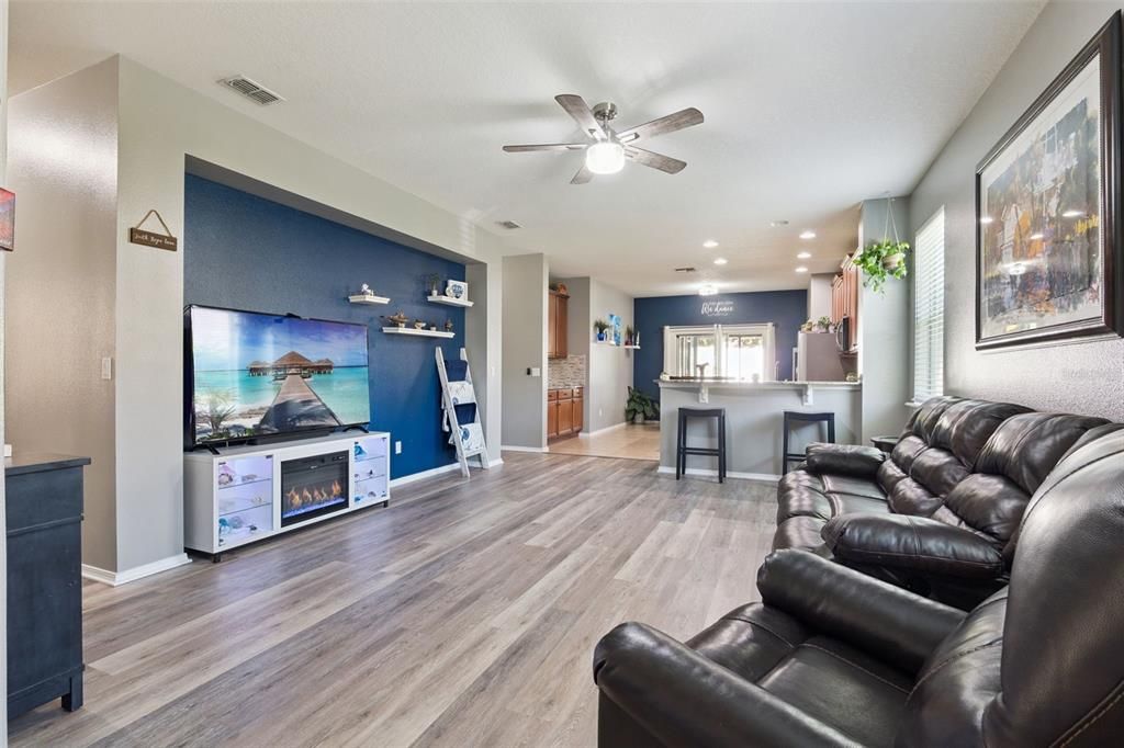 En Venta: $399,999 (4 camas, 2 baños, 1670 Pies cuadrados)