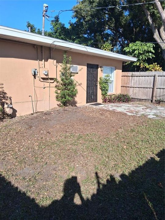 For Rent: $2,300 (3 beds, 2 baths, 1188 Square Feet)
