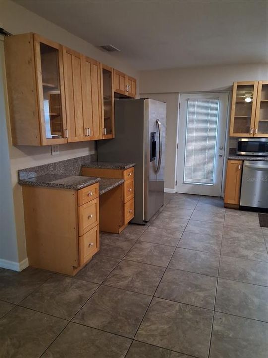 For Rent: $2,300 (3 beds, 2 baths, 1188 Square Feet)