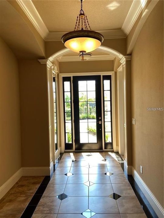 For Rent: $4,425 (3 beds, 3 baths, 2717 Square Feet)