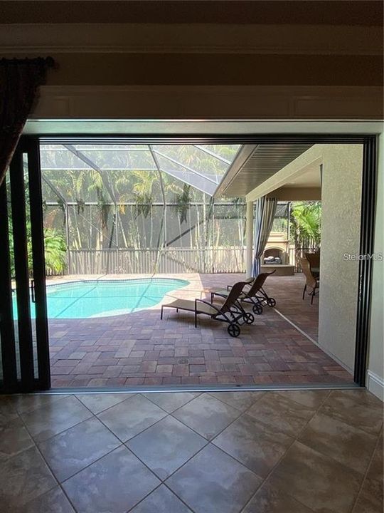 For Rent: $4,425 (3 beds, 3 baths, 2717 Square Feet)