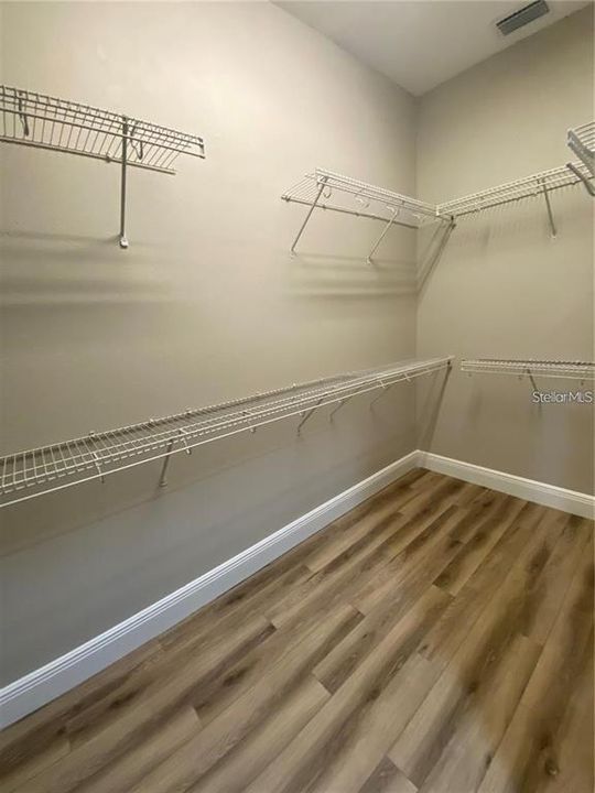 For Rent: $4,425 (3 beds, 3 baths, 2717 Square Feet)