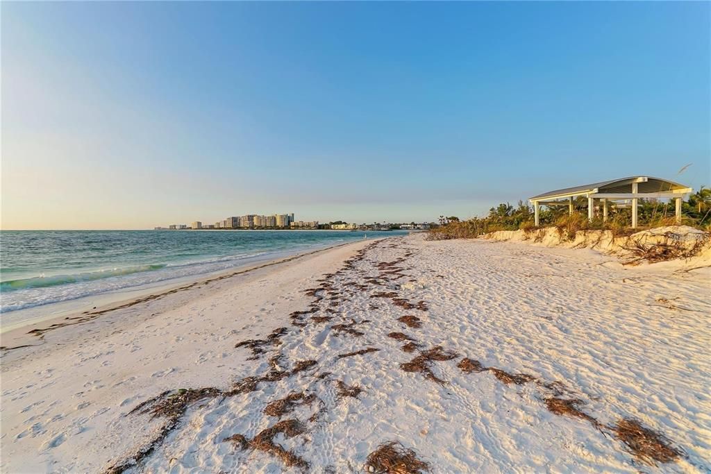 For Rent: $4,425 (3 beds, 3 baths, 2717 Square Feet)