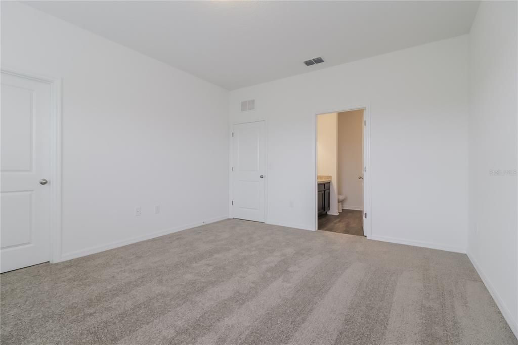 出租: $2,095 (4 贝兹, 2 浴室, 1999 平方英尺)