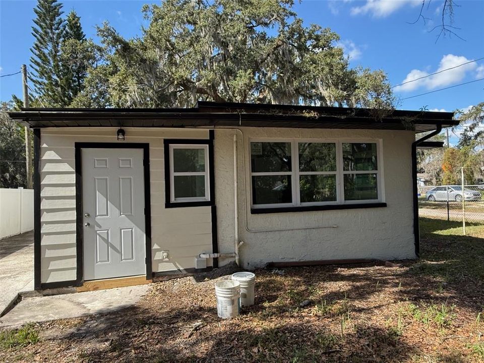 Active With Contract: $259,000 (3 beds, 1 baths, 920 Square Feet)