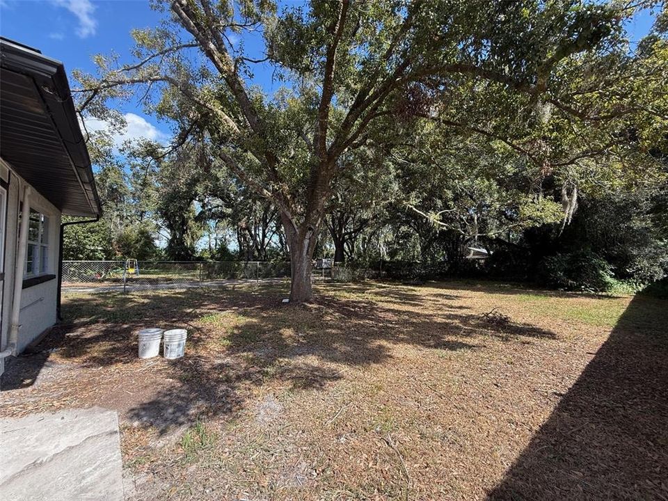 Active With Contract: $259,000 (3 beds, 1 baths, 920 Square Feet)