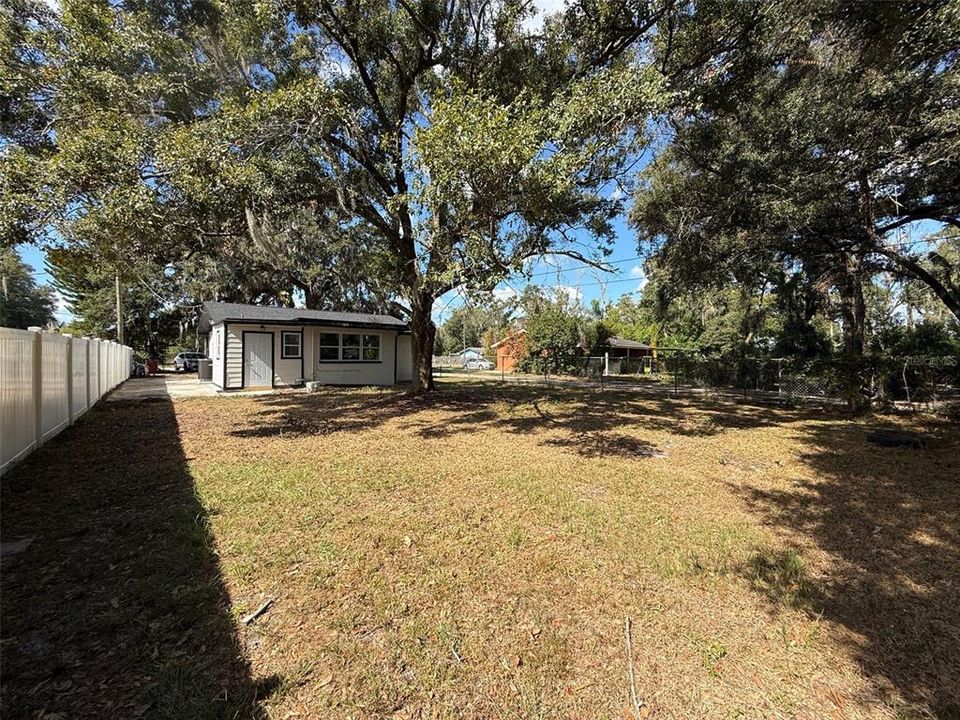 Active With Contract: $259,000 (3 beds, 1 baths, 920 Square Feet)