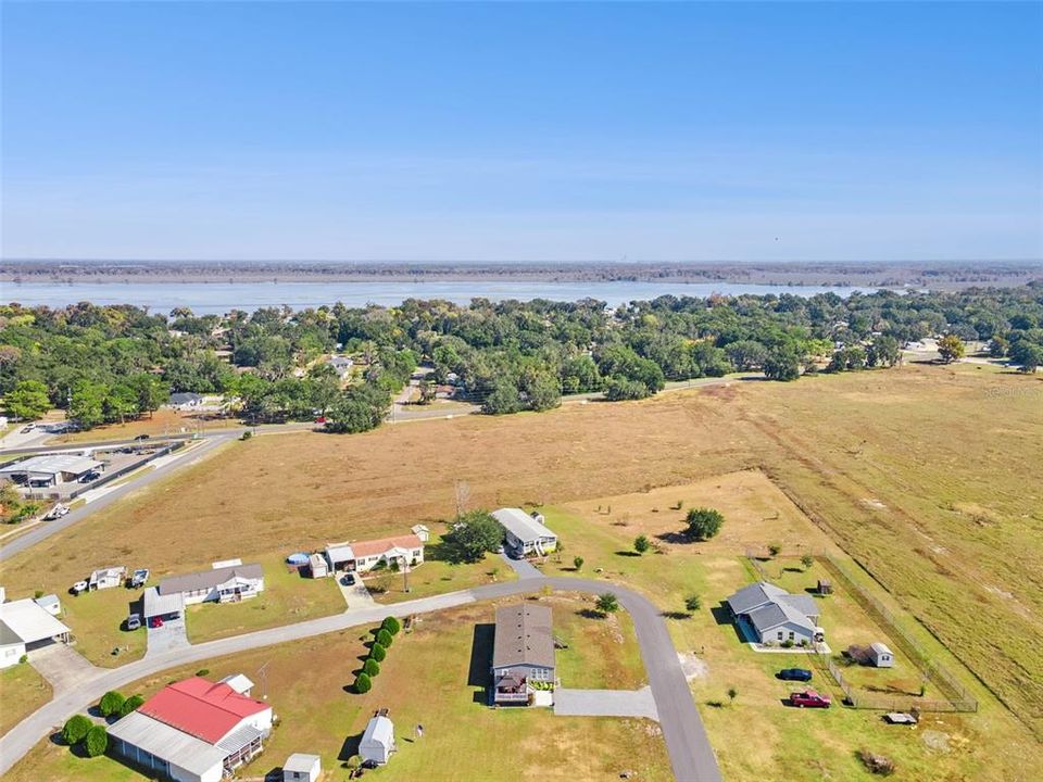 En Venta: $285,900 (4 camas, 2 baños, 2010 Pies cuadrados)